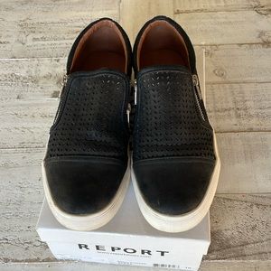 Report black shoes